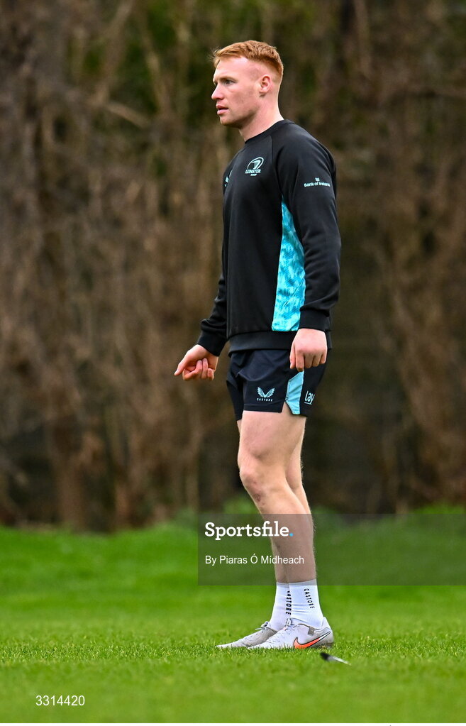 29 December 2025; Ciarán Frawley during Leinster Rugby squad training at Rosemount in UCD, Dublin. Photo by Piaras Ó Mídheach/Sportsfile