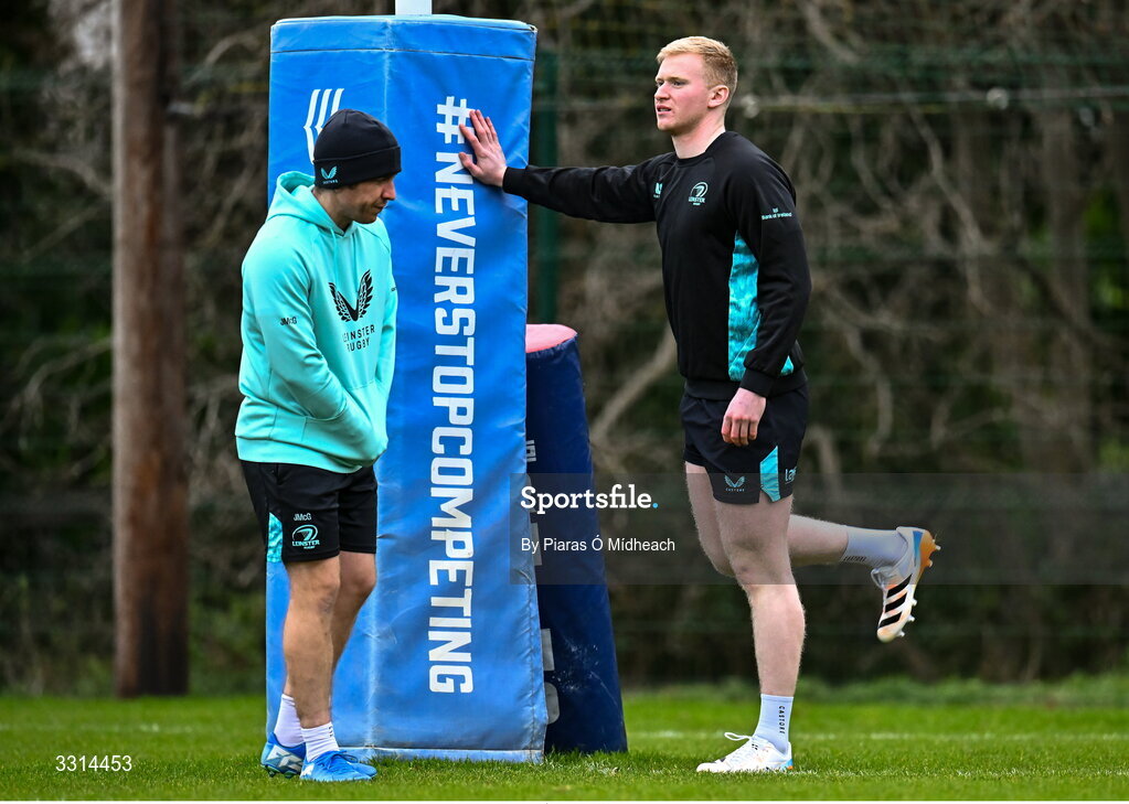 29 December 2025; Jamie Osborne and senior athletic performance coach Joe McGinley during Leinster Rugby squad training at Rosemount in UCD, Dublin. Photo by Piaras Ó Mídheach/Sportsfile