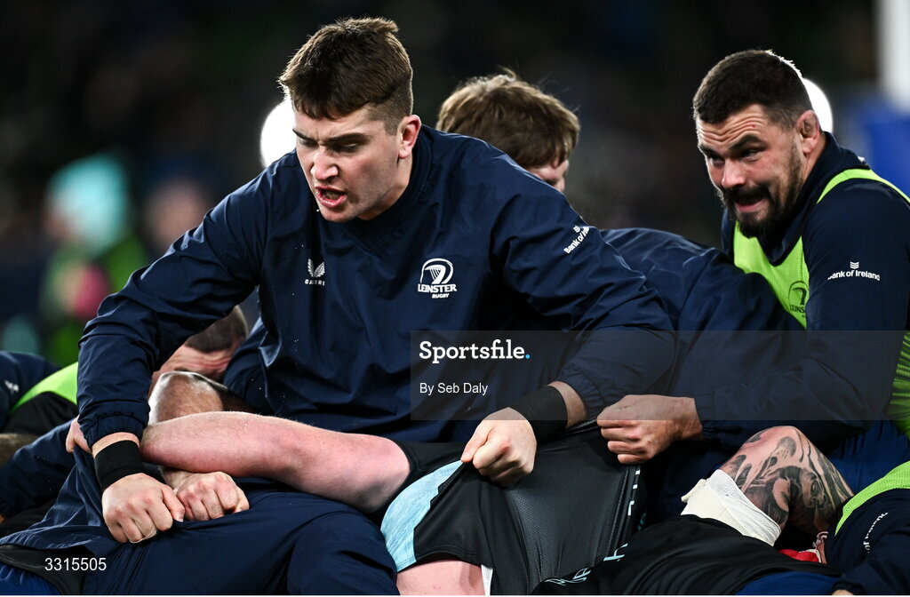 3 January 2026; Brian Deeny of Leinster and team-mates warm up before the United Rugby Championship match between Leinster and Connacht at the Aviva Stadium in Dublin. Photo by Seb Daly/Sportsfile