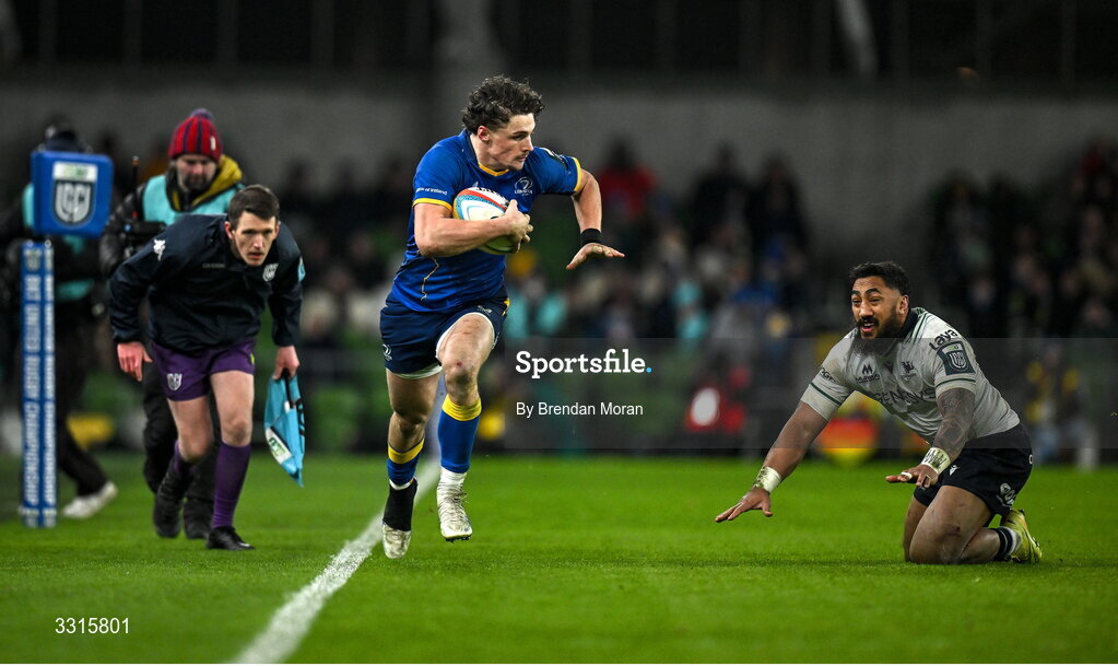 3 January 2026; Joshua Kenny of Leinster breaks clear of Bundee Aki of Connacht on his way to scoring his side's eighth try during the United Rugby Championship match between Leinster and Connacht at Aviva Stadium in Dublin. Photo by Brendan Moran/Sportsfile