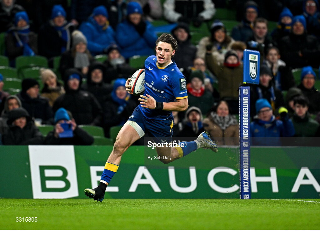 3 January 2026; Joshua Kenny of Leinster on his way to scoring his side's eighth try during the United Rugby Championship match between Leinster and Connacht at the Aviva Stadium in Dublin. Photo by Seb Daly/Sportsfile