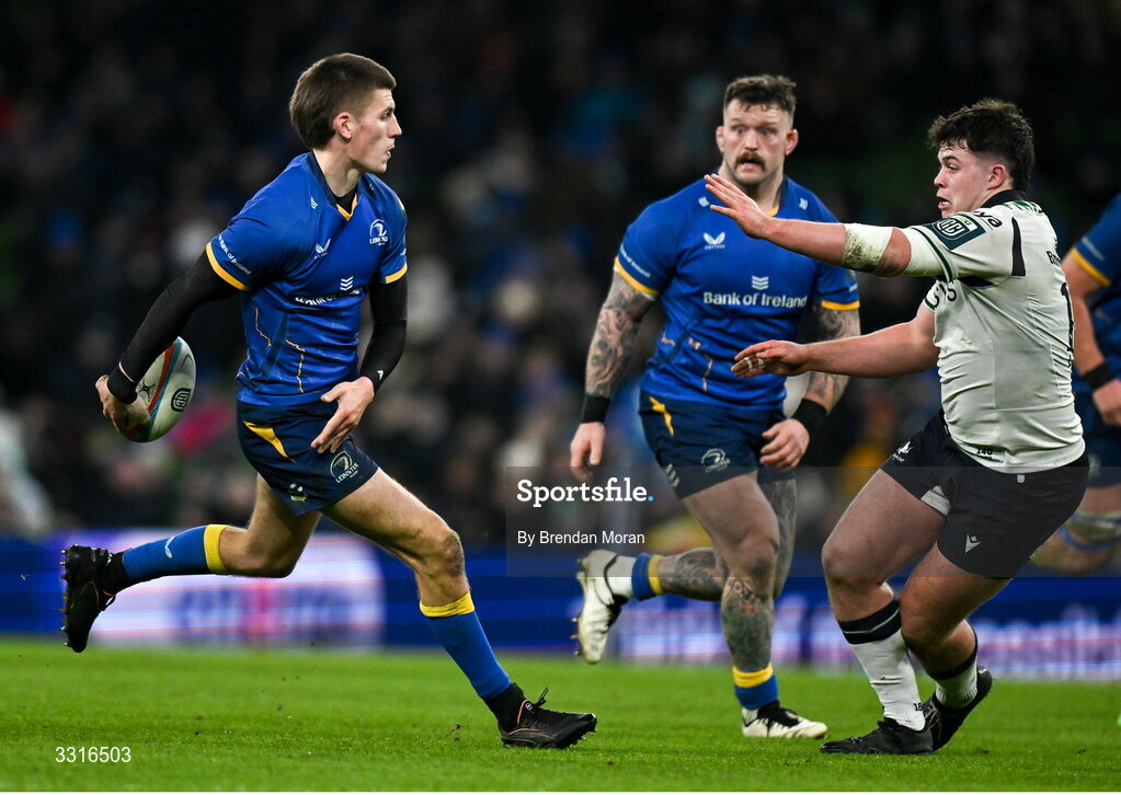 3 January 2026; Sam Prendergast of Leinster offloads to teammate Andrew Porter during the United Rugby Championship match between Leinster and Connacht at Aviva Stadium in Dublin. Photo by Brendan Moran/Sportsfile