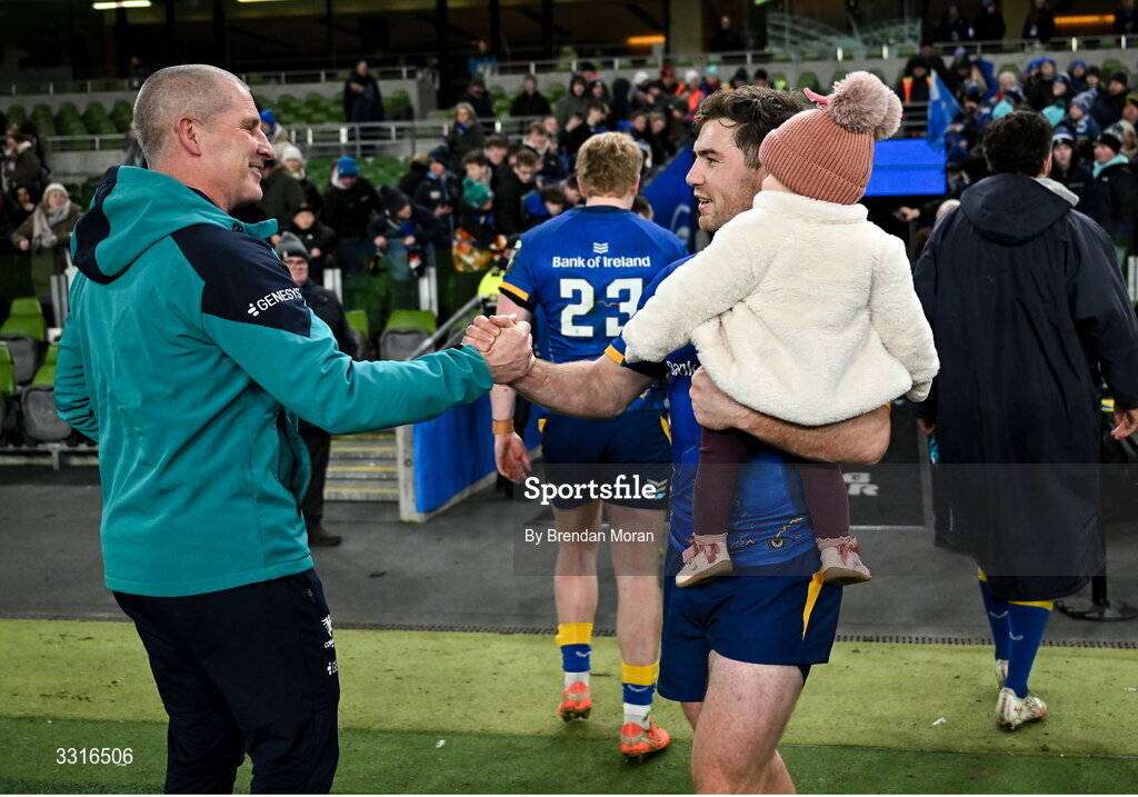 3 January 2026; Connacht head coach Stuart Lancaster, left, meets Luke McGrath of Leinster and his daughter Sophia after the United Rugby Championship match between Leinster and Connacht at Aviva Stadium in Dublin. Photo by Brendan Moran/Sportsfile