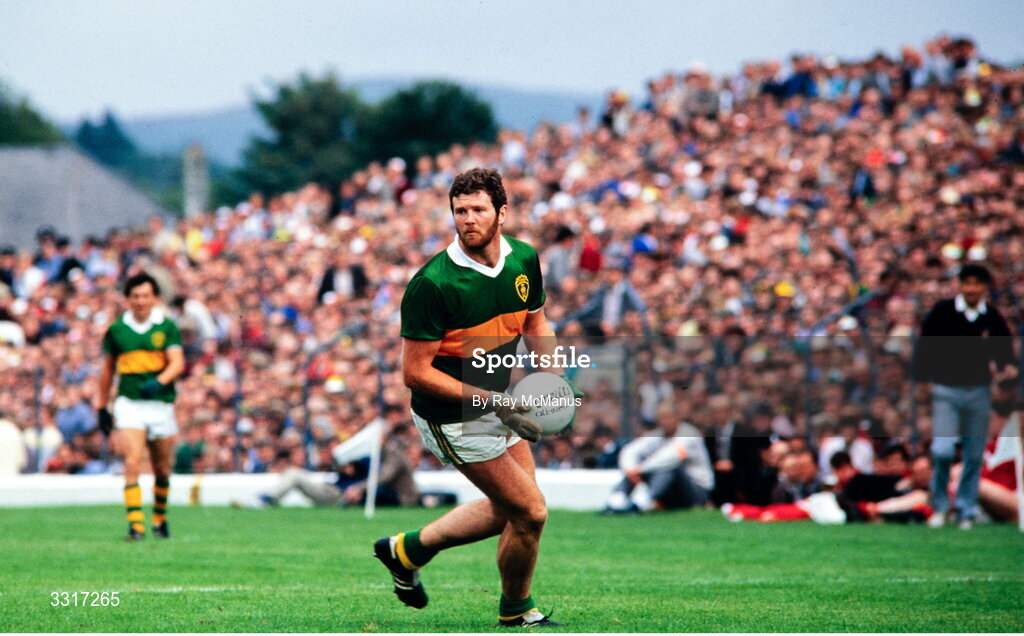 21 July 1985; Eoin Liston of Kerry in action during the Munster Senior Football Championship Final between Cork and Kerry at Páirc Uí Chaoimh in Cork. Photo by Ray McManus/Sportsfile