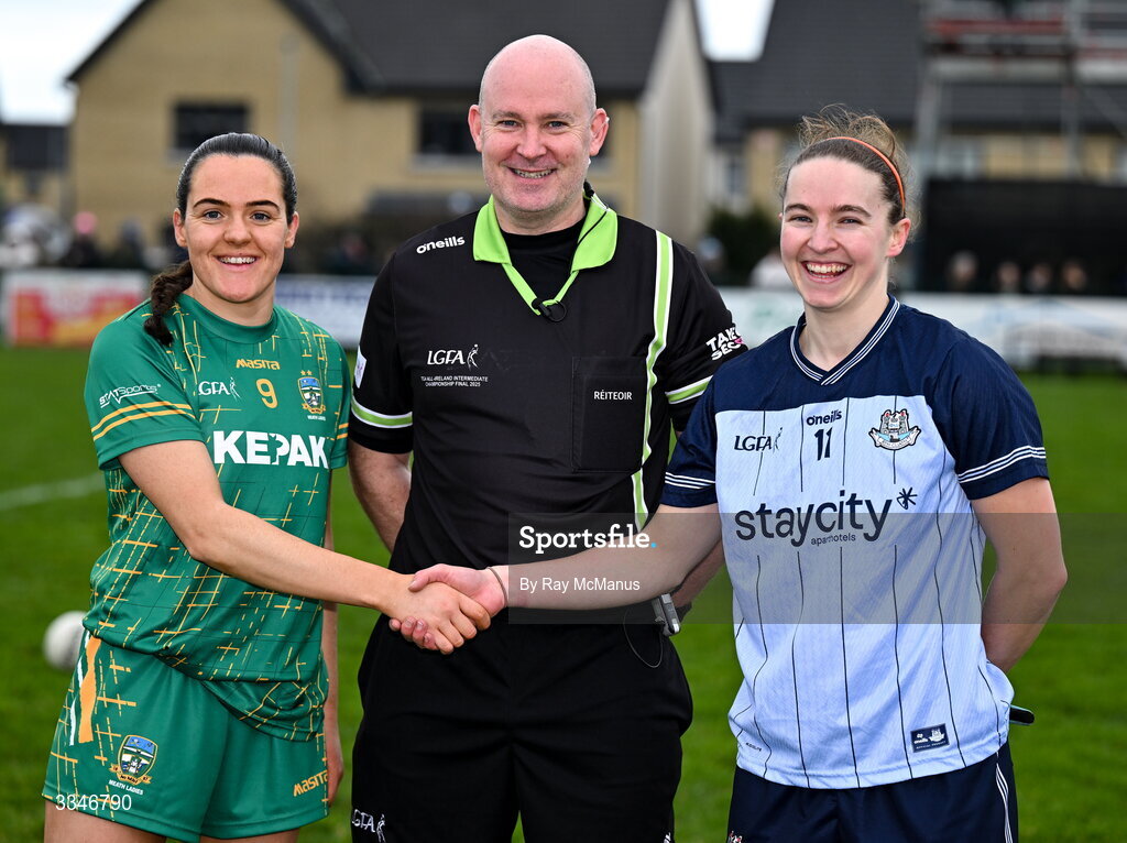 2 February 2026; Referee Shane Curley with the two captains, Niamh Gallogly of Meath and Orlagh Nolan of Dublin before Lidl Ladies National Football League Division 1 Round 2 match between Meath and Dublin at St Patrick’s GFC in Stamullen, Meath. Photo by Ray McManus/Sportsfile