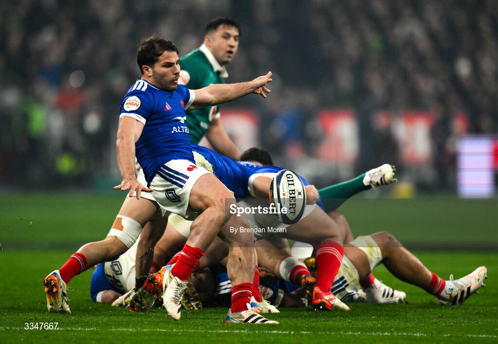 5 February 2026; Antoine Dupont of France performs a box kick during the Guinness 6 Nations Rugby Championship match between France and Ireland at Stade de France in Paris, France. Photo by Brendan Moran/Sportsfile