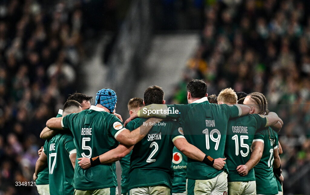 5 February 2026; Ireland players huddle during the Guinness 6 Nations Rugby Championship match between France and Ireland at Stade de France in Paris, France. Photo by Seb Daly/Sportsfile