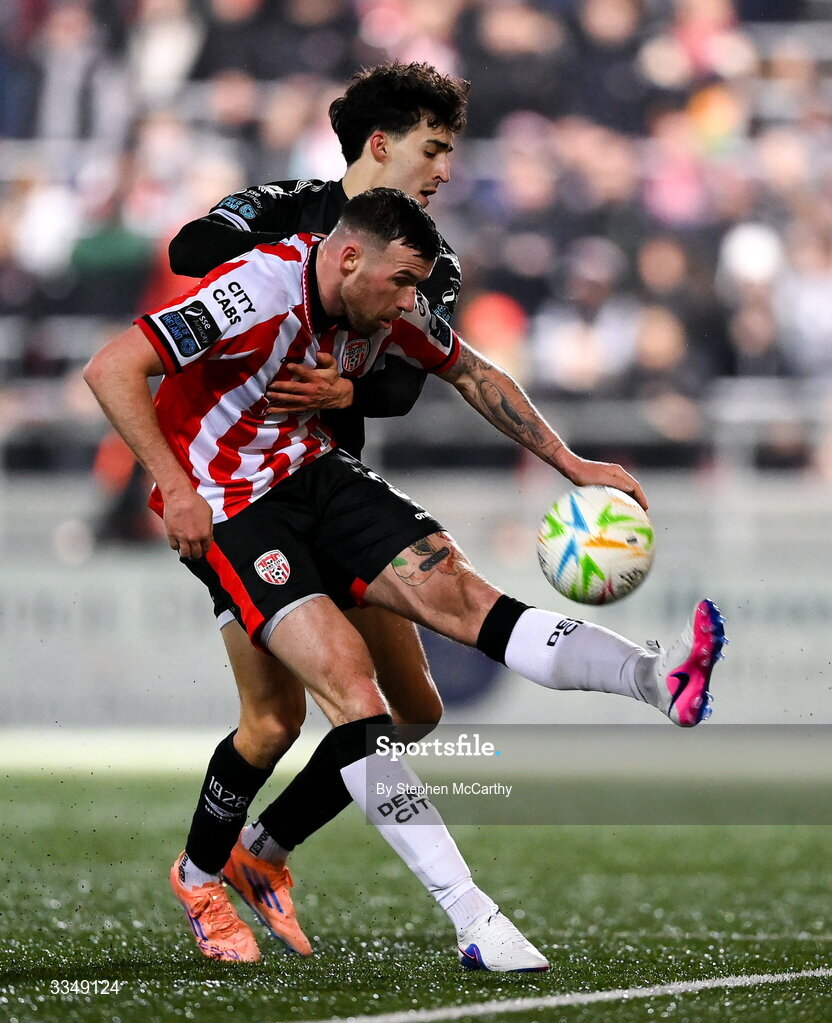 6 February 2026; Patrick McClean of Derry City in action against Jad Hakiki of Sligo Rovers during the SSE Airtricity Men's Premier Division match between Derry City and Sligo Rovers at The Ryan McBride Brandywell Stadium in Derry. Photo by Stephen McCarthy/Sportsfile