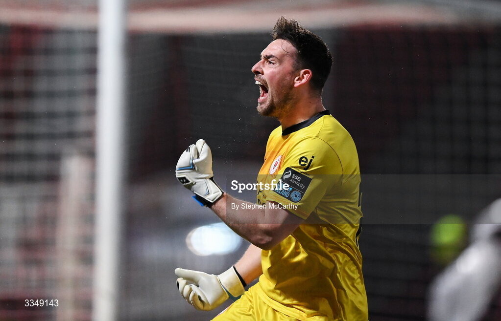 6 February 2026; Sligo Rovers goalkeeper Sam Sargeant celebrate his side's first goal, scored by teammate Jad Hakiki, not pictured, during the SSE Airtricity Men's Premier Division match between Derry City and Sligo Rovers at The Ryan McBride Brandywell Stadium in Derry. Photo by Stephen McCarthy/Sportsfile