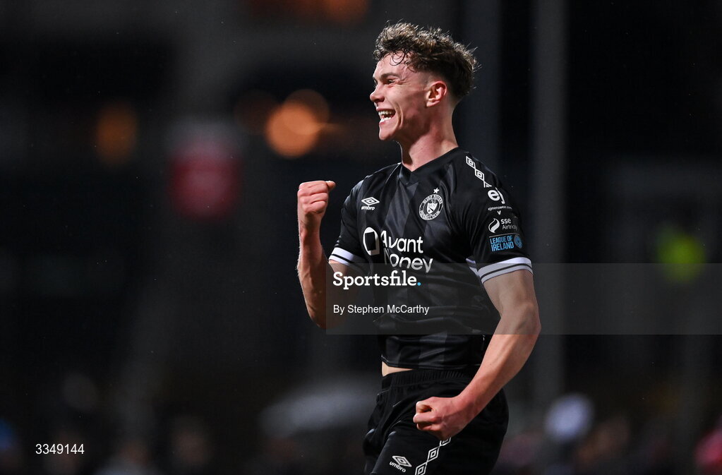 6 February 2026; Gareth McElroy of Sligo Rovers celebrate his side's first goal, scored by teammate Jad Hakiki, not pictured, during the SSE Airtricity Men's Premier Division match between Derry City and Sligo Rovers at The Ryan McBride Brandywell Stadium in Derry. Photo by Stephen McCarthy/Sportsfile