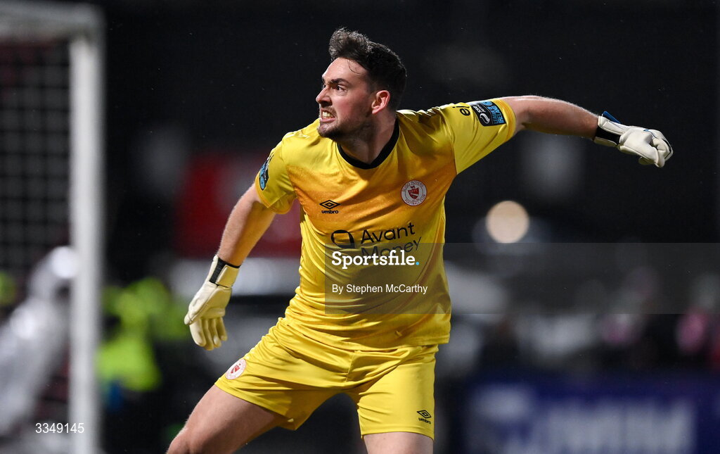 6 February 2026; Sligo Rovers goalkeeper Sam Sargeant celebrate his side's first goal, scored by teammate Jad Hakiki, not pictured, during the SSE Airtricity Men's Premier Division match between Derry City and Sligo Rovers at The Ryan McBride Brandywell Stadium in Derry. Photo by Stephen McCarthy/Sportsfile