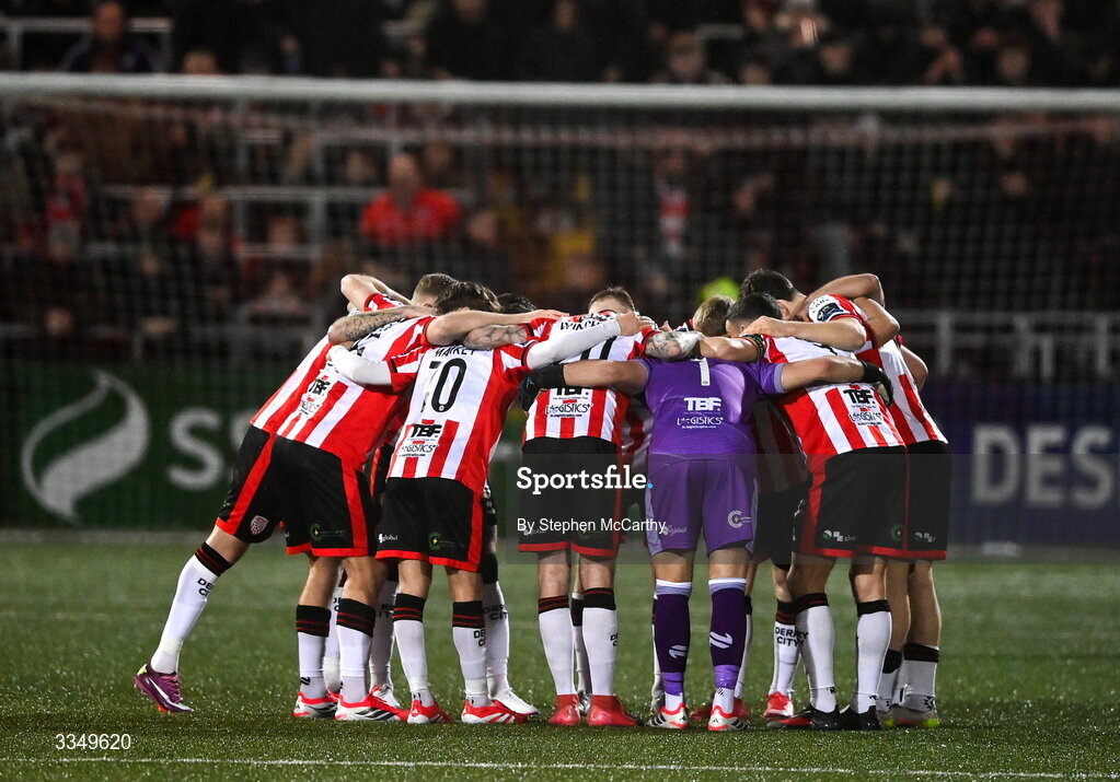 6 February 2026; Derry City players huddle before the SSE Airtricity Men's Premier Division match between Derry City and Sligo Rovers at The Ryan McBride Brandywell Stadium in Derry. Photo by Stephen McCarthy/Sportsfile