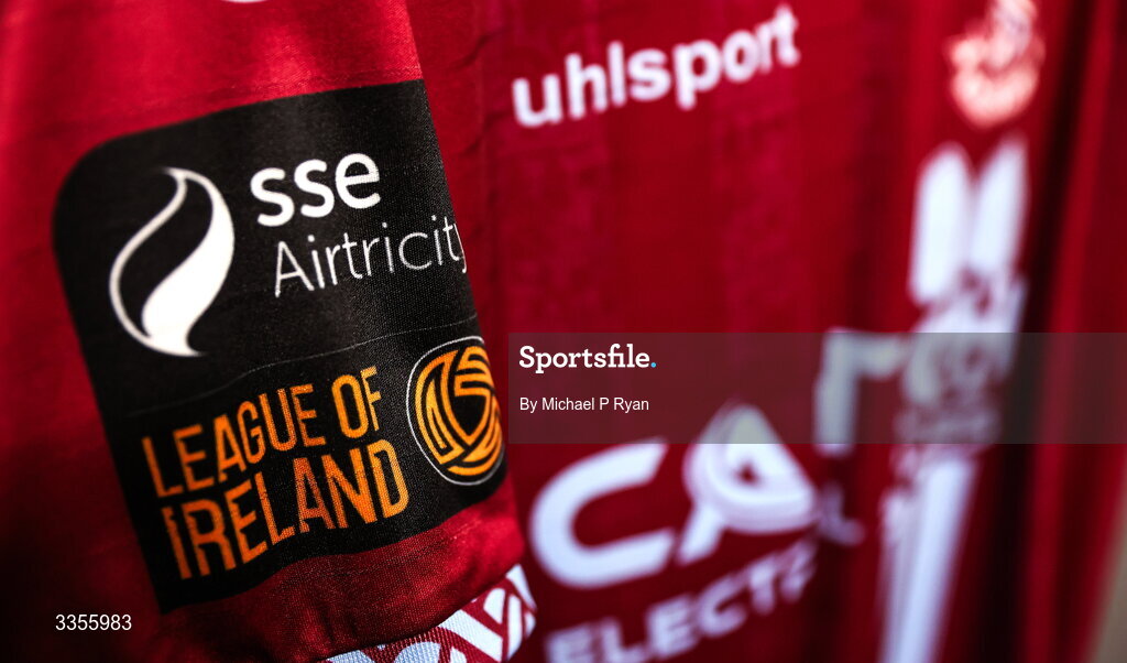 13 February 2026; A detailed view of the SSE Airtricity Men's First Division sleeve badge before  the SSE Airtricity Men's First Division match between Cobh Ramblers and Wexford at St Colman's Park in Cobh, Cork. Photo by Michael P Ryan/Sportsfile