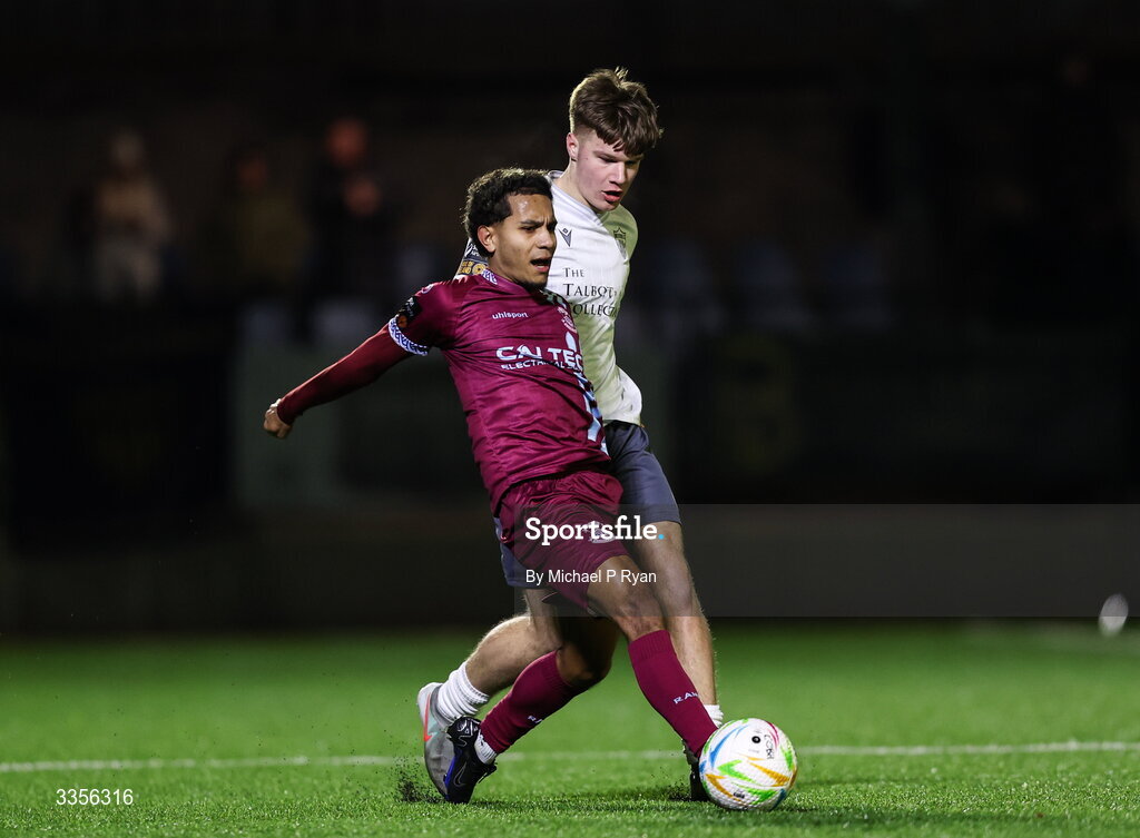 13 February 2026; Claudio Osario of Cobh Ramblers in action against Ryan Ritchie of Wexford during the SSE Airtricity Men's First Division match between Cobh Ramblers and Wexford at St Colman's Park in Cobh, Cork. Photo by Michael P Ryan/Sportsfile
