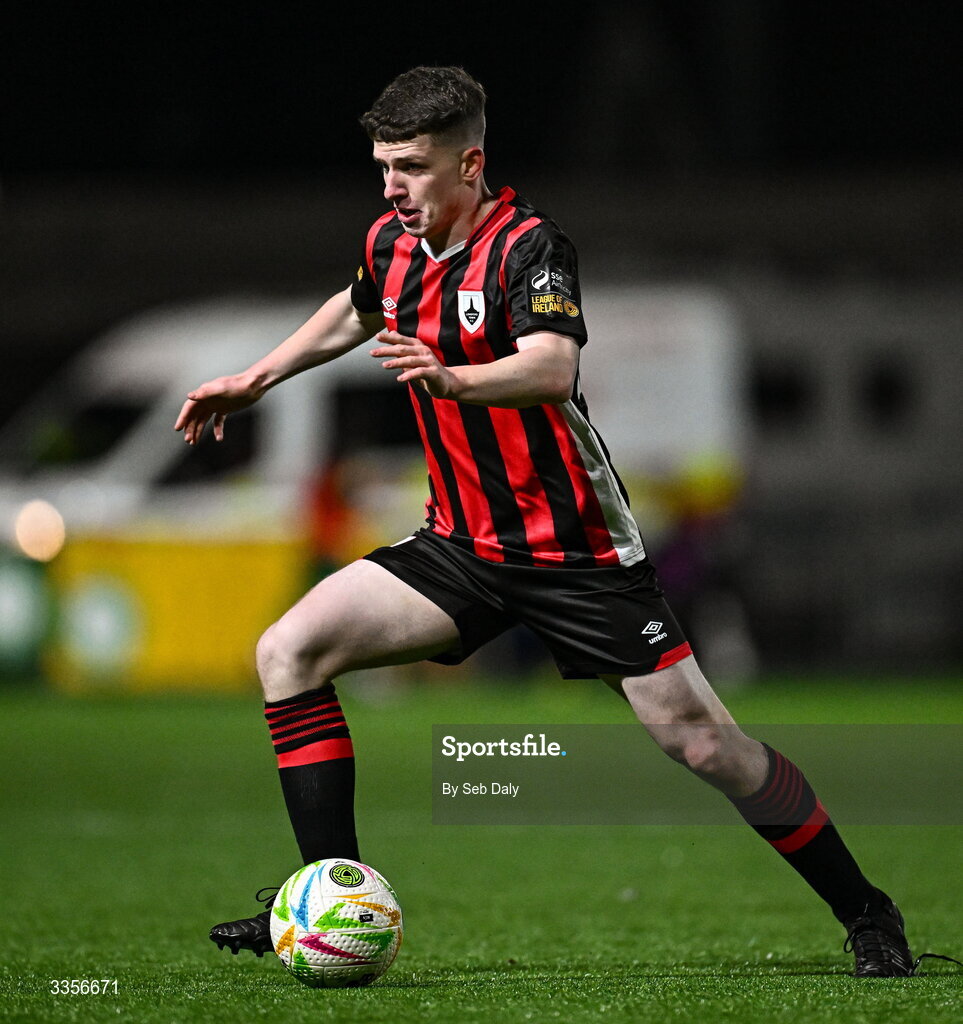 13 February 2026; Sean Moore of Longford Town during the SSE Airtricity Men's First Division match between Bray Wanderers and Longford Town at Carlisle Grounds in Bray, Wicklow. Photo by Seb Daly/Sportsfile