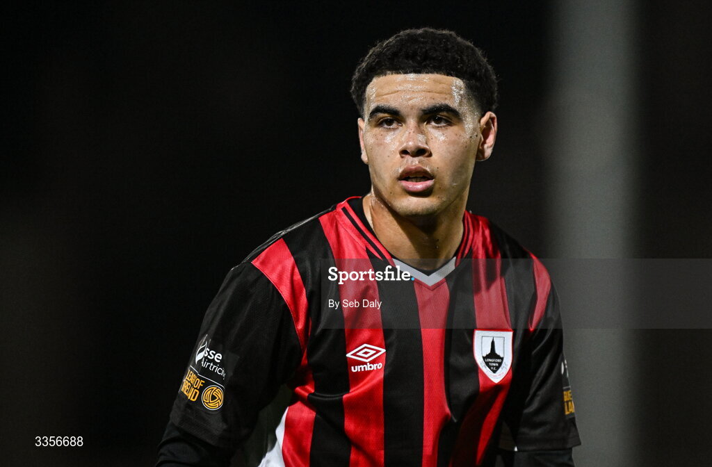 13 February 2026; Osaze Irhue of Longford Town during the SSE Airtricity Men's First Division match between Bray Wanderers and Longford Town at Carlisle Grounds in Bray, Wicklow. Photo by Seb Daly/Sportsfile