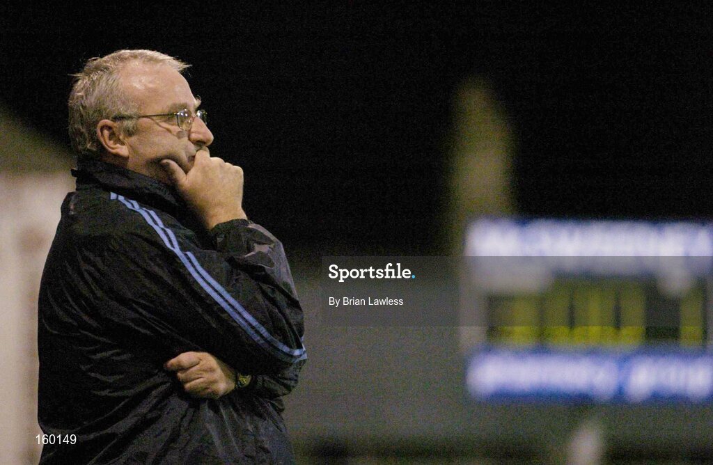 4 November 2004; Newly appointed Dublin City manager Dermot Keely watches on during the match. eircom League, Premier Division, Dublin City v Drogheda United, Tolka Park, Dublin. Picture credit; Brian Lawless / SPORTSFILE