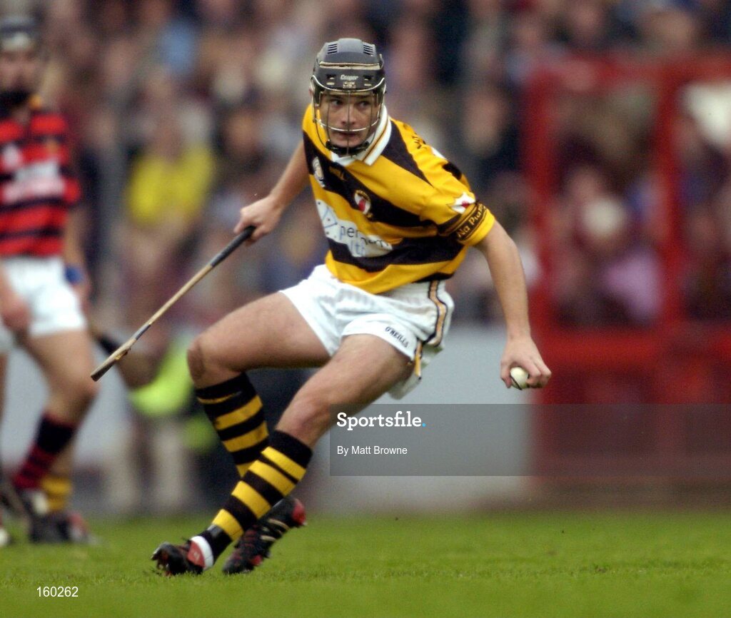 31 October 2004; Stephen P O'Sullivan, Na Pairsaigh, in action against Cloyne. Cork County Senior Hurling Final, Na Piarsaigh v Cloyne, Pairc Ui Chaoimh, Cork. Picture credit; Matt Browne / SPORTSFILE