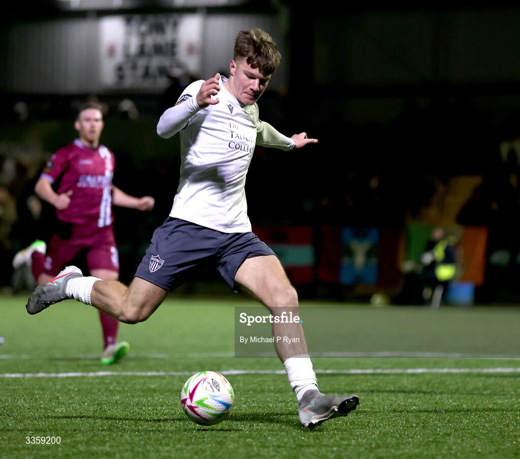 13 February 2026; Ryan Ritchie of Wexford shoots to score his side's first goal during the SSE Airtricity Men's First Division match between Cobh Ramblers and Wexford at St Colman's Park in Cobh, Cork. Photo by Michael P Ryan/Sportsfile