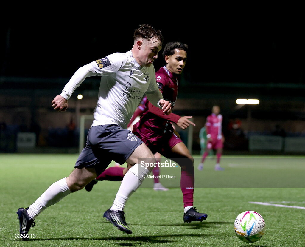 13 February 2026; Kaylem Harnett of Wexford in action against Claudio Osario of Cobh Ramblers during the SSE Airtricity Men's First Division match between Cobh Ramblers and Wexford at St Colman's Park in Cobh, Cork. Photo by Michael P Ryan/Sportsfile