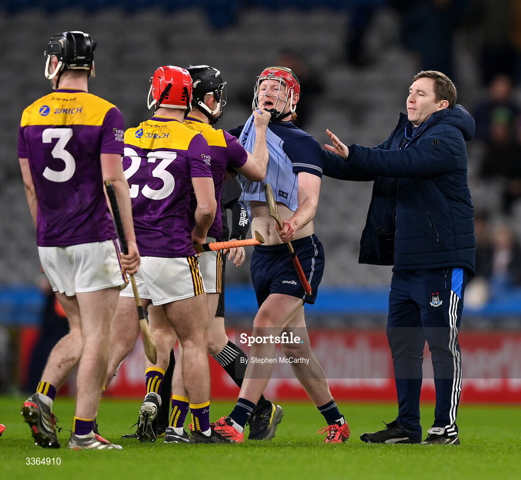 21 February 2026; Dublin manager Niall Ó Ceallacháin steps in between Diarmaid Ó Dúlaing of Dublin and Cian Byrne of Wexford following the Allianz Hurling League Division 1B match between Dublin and Wexford at Croke Park in Dublin. Photo by Stephen McCarthy/Sportsfile