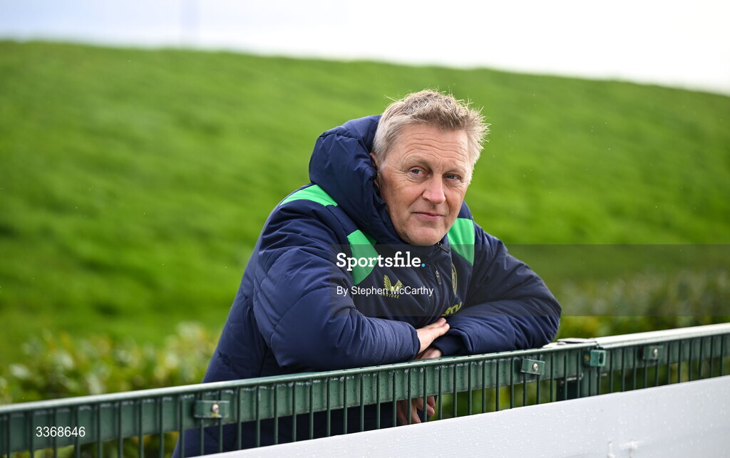 26 February 2026; Republic of Ireland head coach Heimir Hallgrimsson watches on during a Republic of Ireland women training session at the FAI National Training Centre in Abbotstown, Dublin. Photo by Stephen McCarthy/Sportsfile