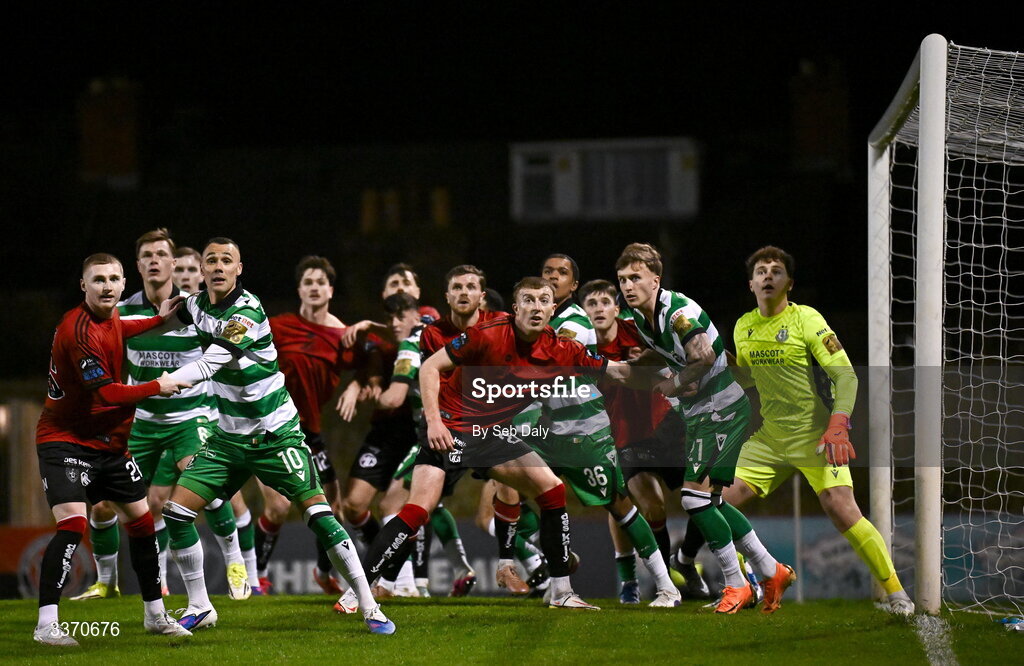 27 February 2026; Players from both side's await a freekick to be delivered during the SSE Airtricity Men's Premier Division match between Bohemians and Shamrock Rovers at Dalymount Park in Dublin. Photo by Seb Daly/Sportsfile