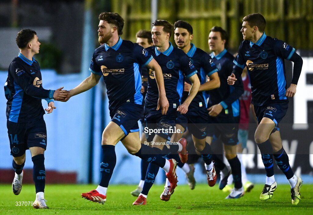 27 February 2026; Sam Bone of Shelbourne, right, celebrates with team-mate Kerr McInroy after scoring his side's first goal during the SSE Airtricity Men's Premier Division match between Drogheda United and Shelbourne at Sullivan & Lambe Park in Drogheda, Louth. Photo by Shauna Clinton/Sportsfile
