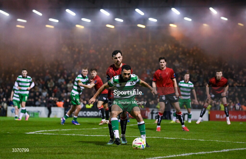 27 February 2026; Roberto Lopes of Shamrock Rovers in action against Jordan Flores of Bohemians during the SSE Airtricity Men's Premier Division match between Bohemians and Shamrock Rovers at Dalymount Park in Dublin. Photo by Stephen McCarthy/Sportsfile