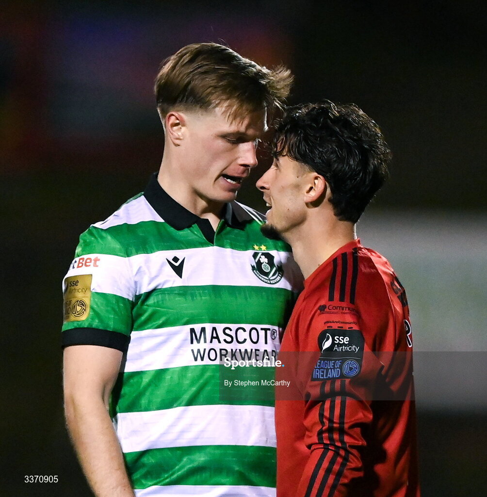 27 February 2026; Connor Parsons of Bohemians, centre, and Daniel Cleary of Shamrock Rovers tussle during the SSE Airtricity Men's Premier Division match between Bohemians and Shamrock Rovers at Dalymount Park in Dublin. Photo by Stephen McCarthy/Sportsfile