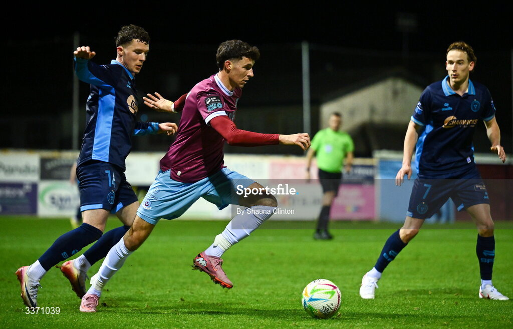 27 February 2026; Ethan O'Brien of Drogheda United in action against Ali Coote of Shelbourne during the SSE Airtricity Men's Premier Division match between Drogheda United and Shelbourne at Sullivan & Lambe Park in Drogheda, Louth. Photo by Shauna Clinton/Sportsfile
