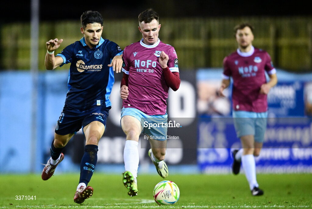 27 February 2026; Kieran Cruise of Drogheda United in action against Rodrigo Freitas of Shelbourne during the SSE Airtricity Men's Premier Division match between Drogheda United and Shelbourne at Sullivan & Lambe Park in Drogheda, Louth. Photo by Shauna Clinton/Sportsfile