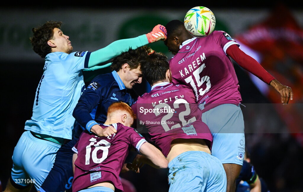 27 February 2026; Shelbourne goalkeeper Wessel Speel makes a save during the SSE Airtricity Men's Premier Division match between Drogheda United and Shelbourne at Sullivan & Lambe Park in Drogheda, Louth. Photo by Shauna Clinton/Sportsfile