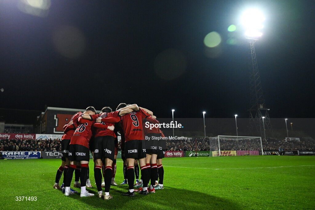 27 February 2026; Bohemians players huddle before the SSE Airtricity Men's Premier Division match between Bohemians and Shamrock Rovers at Dalymount Park in Dublin. Photo by Stephen McCarthy/Sportsfile Photo by Stephen McCarthy/Sportsfile