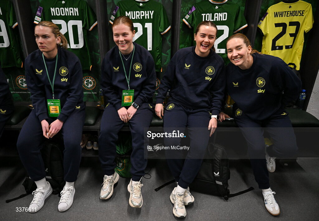 3 March 2026; Republic of Ireland players, from left, Saoirse Noonan, Emily Murphy, Tyler Toland and Sophie Whitehouse in the dressing room before the 2027 FIFA Women’s World Cup Qualifier match between Republic of Ireland and France at Tallaght Stadium in Dublin. Photo by Stephen McCarthy/Sportsfile