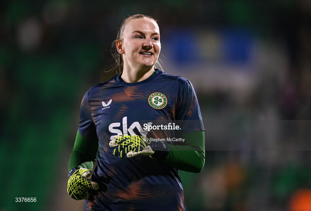3 March 2026; Republic of Ireland goalkeeper Courtney Brosnan warms up before the 2027 FIFA Women’s World Cup Qualifier match between Republic of Ireland and France at Tallaght Stadium in Dublin. Photo by Stephen McCarthy/Sportsfile