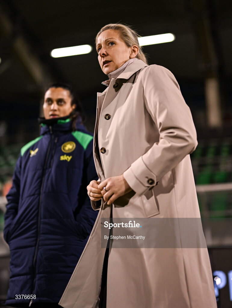 3 March 2026; Republic of Ireland head coach Carla Ward, right, and Republic of Ireland performance analyst Jasmine Mander before the 2027 FIFA Women’s World Cup Qualifier match between Republic of Ireland and France at Tallaght Stadium in Dublin. Photo by Stephen McCarthy/Sportsfile