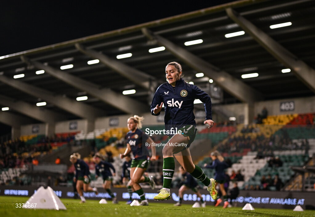3 March 2026; Jamie Finn of Republic of Ireland warms up before the 2027 FIFA Women’s World Cup Qualifier match between Republic of Ireland and France at Tallaght Stadium in Dublin. Photo by Stephen McCarthy/Sportsfile