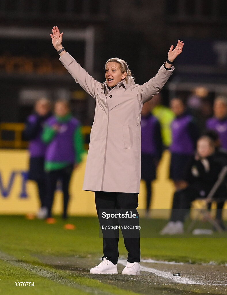 3 March 2026; Republic of Ireland head coach Carla Ward reacts during the 2027 FIFA Women’s World Cup Qualifier match between Republic of Ireland and France at Tallaght Stadium in Dublin. Photo by Stephen McCarthy/Sportsfile