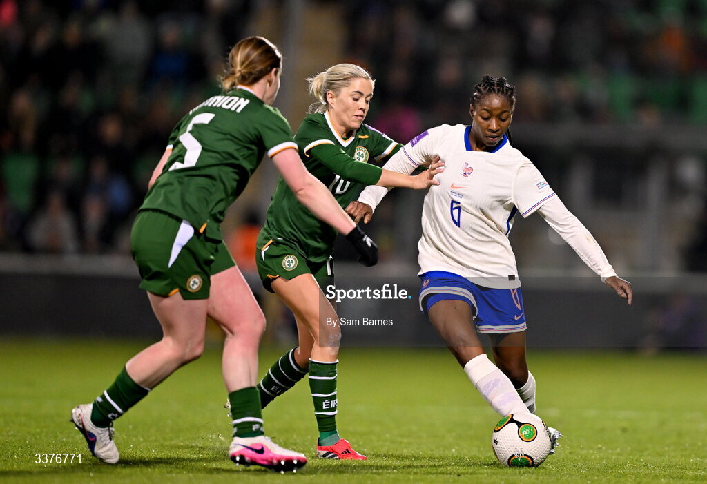 3 March 2026; Oriane Jean-François of France in action against Denise O'Sullivan and Aoife Mannion of Republic of Ireland during the 2027 FIFA Women’s World Cup Qualifier match between Republic of Ireland and France at Tallaght Stadium in Dublin. Photo by Sam Barnes/Sportsfile