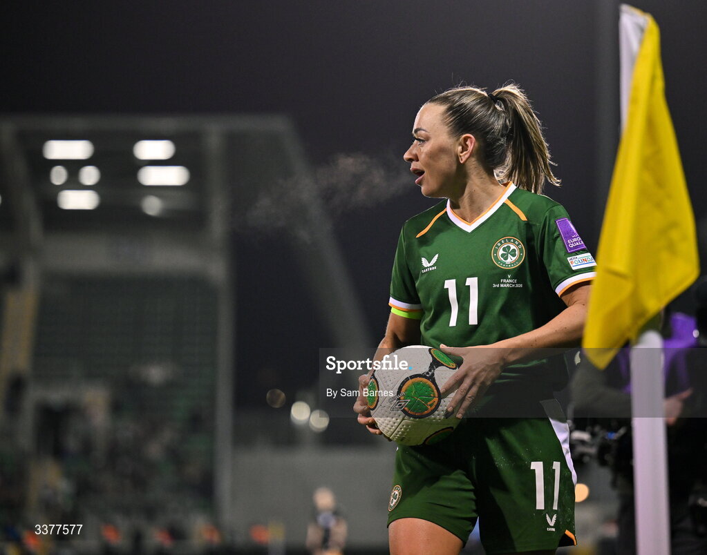 3 March 2026; Katie McCabe of Republic of Ireland prespares to take a corner during the 2027 FIFA Women’s World Cup Qualifier match between Republic of Ireland and France at Tallaght Stadium in Dublin. Photo by Sam Barnes/Sportsfile