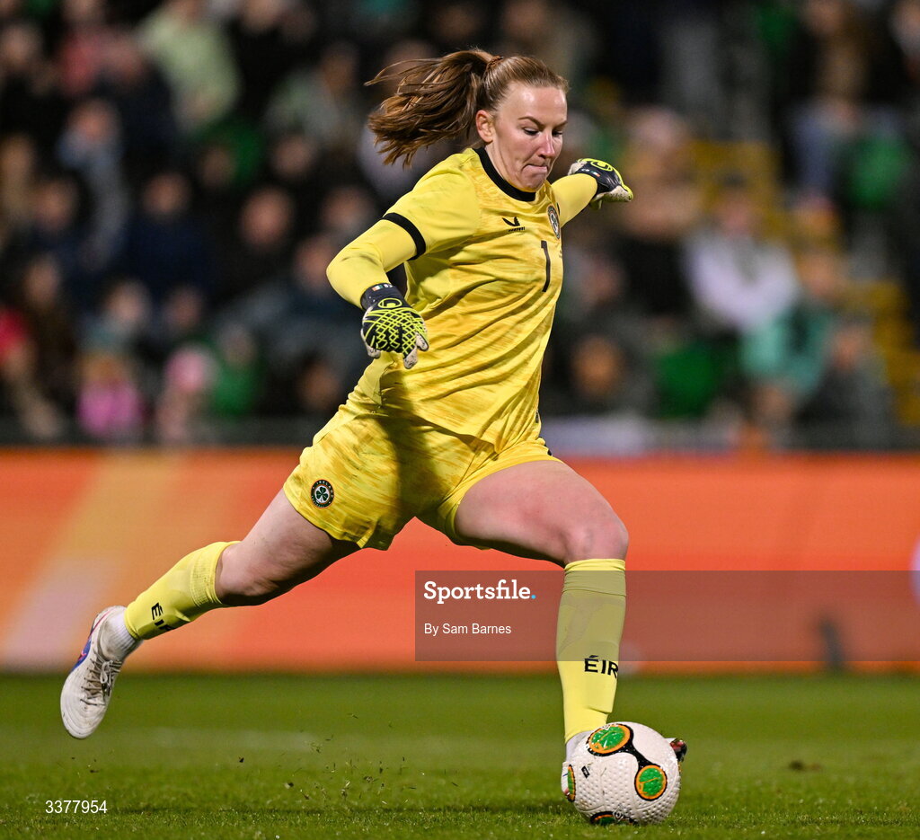 3 March 2026; Republic of Ireland goalkeeper Courtney Brosnan during the 2027 FIFA Women’s World Cup Qualifier match between Republic of Ireland and France at Tallaght Stadium in Dublin. Photo by Sam Barnes/Sportsfile