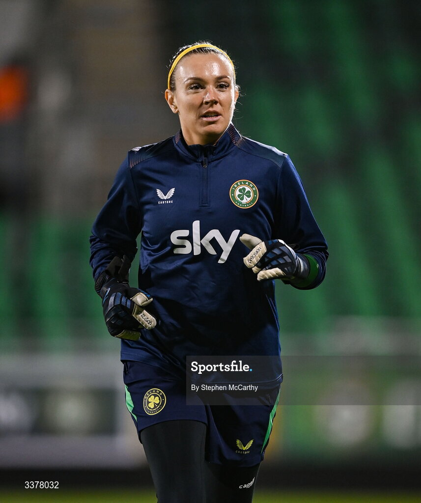 3 March 2026; Republic of Ireland goalkeeper Grace Moloney before the 2027 FIFA Women’s World Cup Qualifier match between Republic of Ireland and France at Tallaght Stadium in Dublin. Photo by Stephen McCarthy/Sportsfile