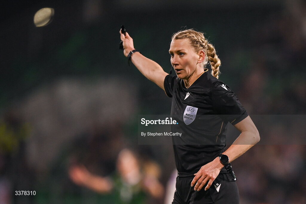 3 March 2026; Referee Tess Olofsson during the 2027 FIFA Women’s World Cup Qualifier match between Republic of Ireland and France at Tallaght Stadium in Dublin. Photo by Stephen McCarthy/Sportsfile
