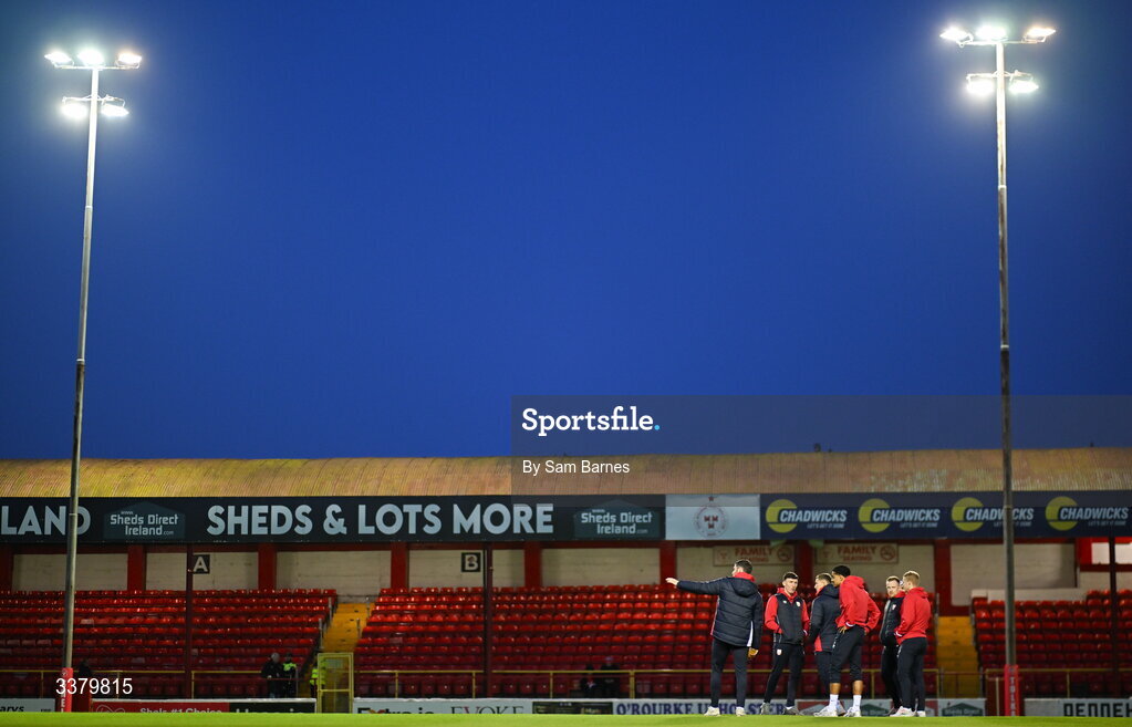6 March 2026; St Patrick's Athletic players walk the pitch before the SSE Airtricity Men's Premier Division match between Shelbourne and St Patrick's Athletic at Tolka Park in Dublin. Photo by Sam Barnes/Sportsfile