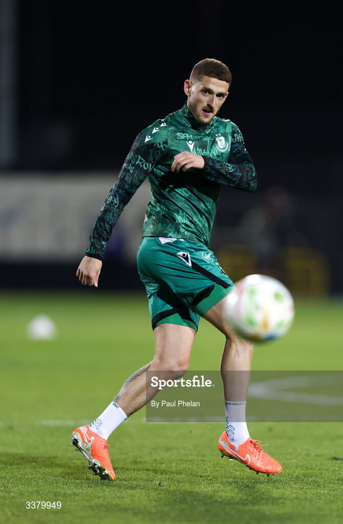 6 March 2026; Lee Grace of Shamrock Rovers warms up before the SSE Airtricity Men's Premier Division match between Shamrock Rovers and Derry City at Tallaght Stadium in Dublin. Photo by Paul Phelan/Sportsfile