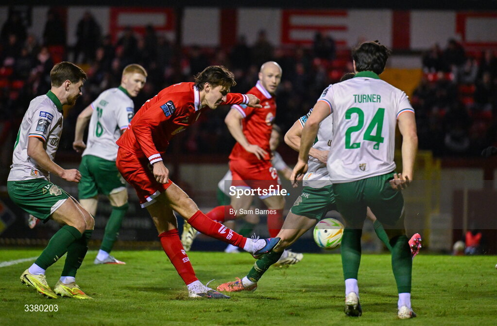 6 March 2026; Sean Boyd of Shelbourne has a shot on goal during the SSE Airtricity Men's Premier Division match between Shelbourne and St Patrick's Athletic at Tolka Park in Dublin. Photo by Sam Barnes/Sportsfile