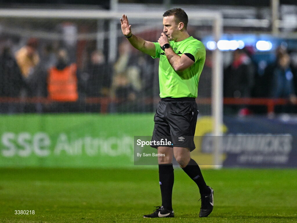 6 March 2026; Referee Paul Norton during the SSE Airtricity Men's Premier Division match between Shelbourne and St Patrick's Athletic at Tolka Park in Dublin. Photo by Sam Barnes/Sportsfile