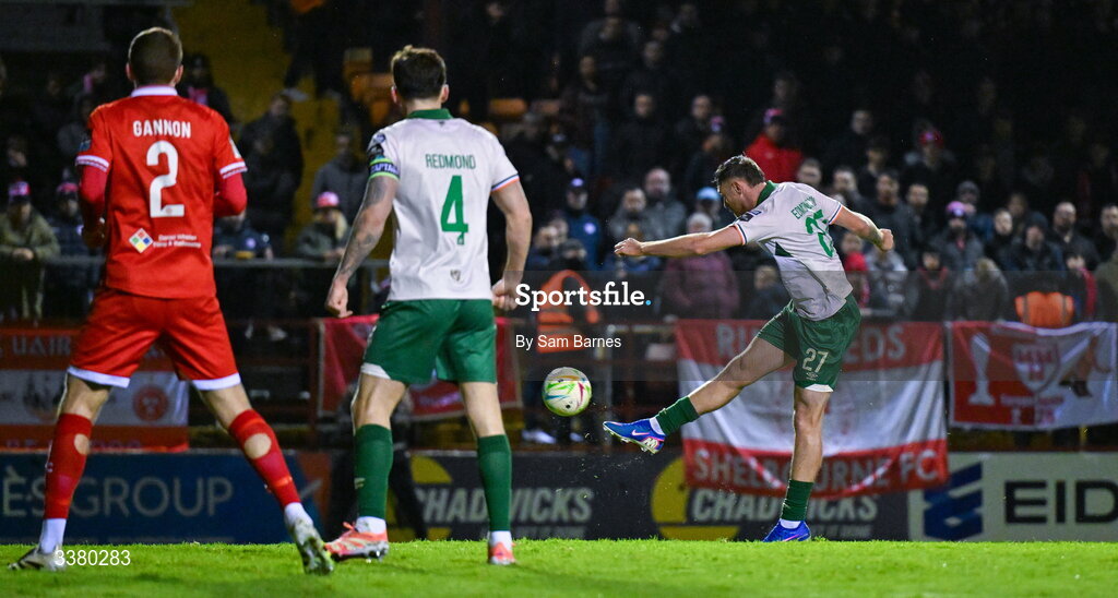 6 March 2026; Ryan Edmondson of St Patrick's Athletic scores his side's first goal during the SSE Airtricity Men's Premier Division match between Shelbourne and St Patrick's Athletic at Tolka Park in Dublin. Photo by Sam Barnes/Sportsfile