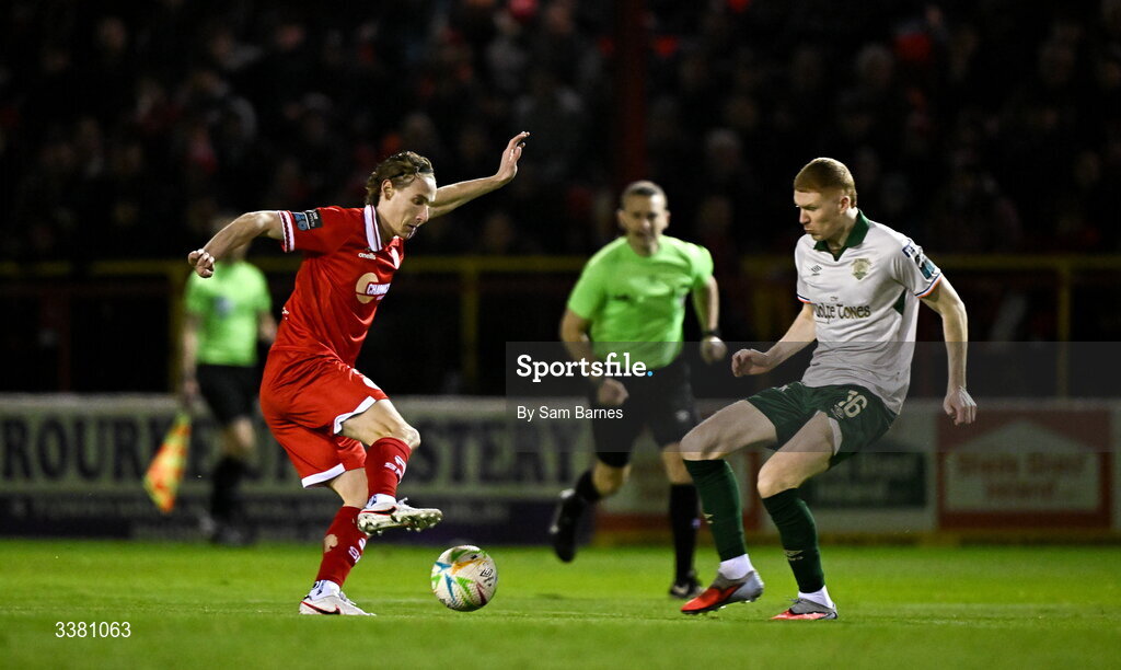 6 March 2026; Harry Wood of Shelbourne in action against Darragh Nugent of St Patrick's Athletic during the SSE Airtricity Men's Premier Division match between Shelbourne and St Patrick's Athletic at Tolka Park in Dublin. Photo by Sam Barnes/Sportsfile